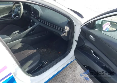 2021 Hyundai Elantra Sel z USA, uszkodzony, nr VIN 5NPLM4AG9MH000950